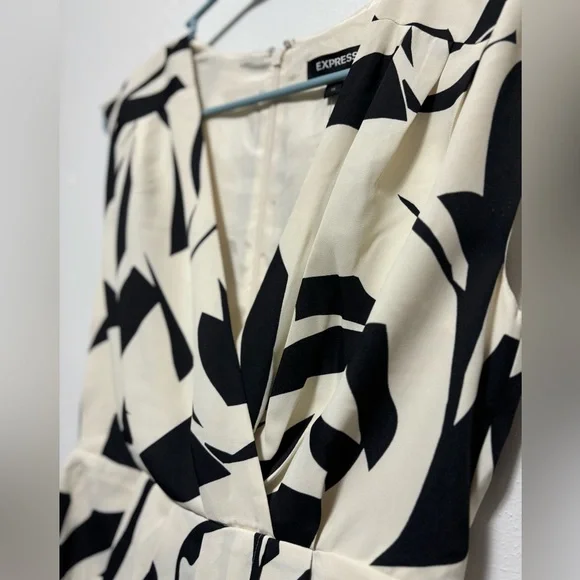EXPRESS Dress size XS - NWT - Picture 7 of 12